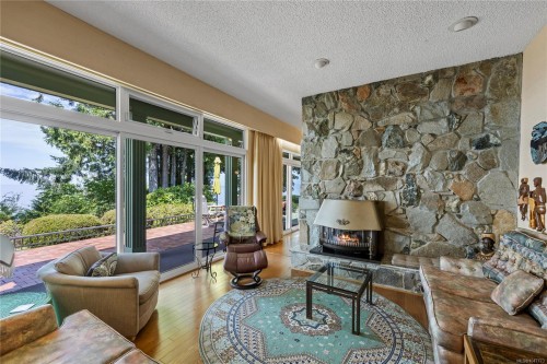 489 Bayview Terr, Qualicum Beach, BC 