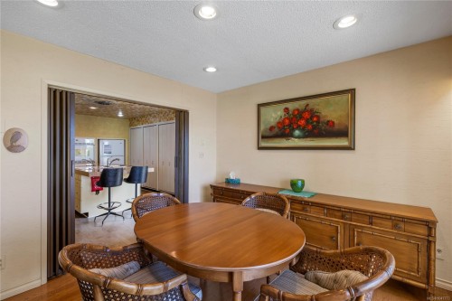 489 Bayview Terr, Qualicum Beach, BC 