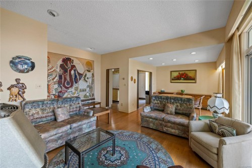 489 Bayview Terr, Qualicum Beach, BC 