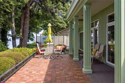 489 Bayview Terr, Qualicum Beach, BC 
