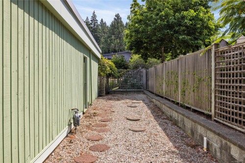 489 Bayview Terr, Qualicum Beach, BC 
