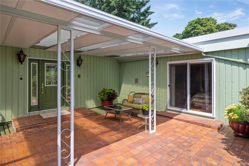 489 Bayview Terr, Qualicum Beach, BC 