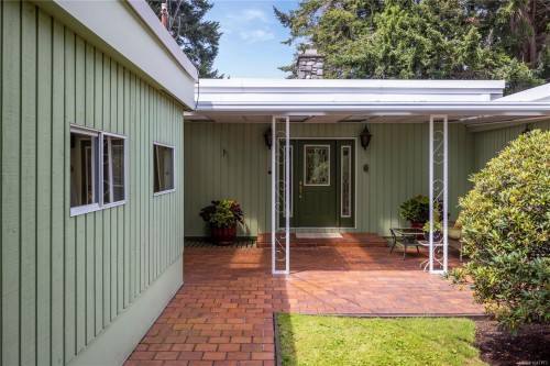 489 Bayview Terr, Qualicum Beach, BC 