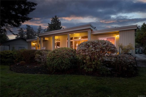 489 Bayview Terr, Qualicum Beach, BC 