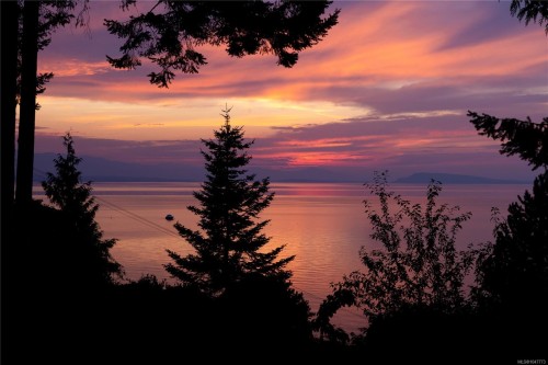 489 Bayview Terr, Qualicum Beach, BC 