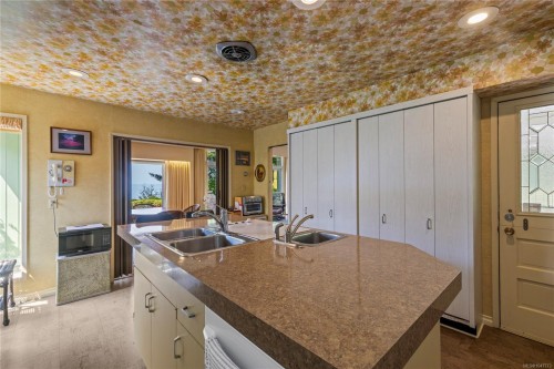 489 Bayview Terr, Qualicum Beach, BC 