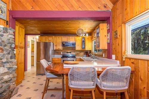 13725 Jennifer Rd, Cassidy, BC 