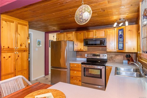 13725 Jennifer Rd, Cassidy, BC 