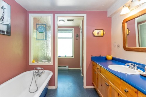 13725 Jennifer Rd, Cassidy, BC 