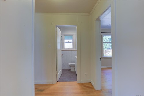 6810 Third St, Honeymoon Bay, BC 