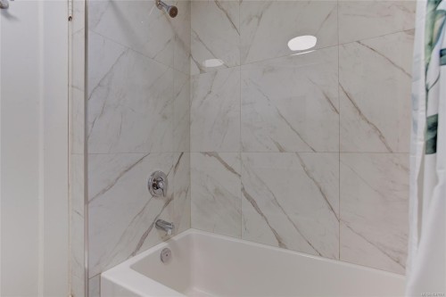 6810 Third St, Honeymoon Bay, BC 