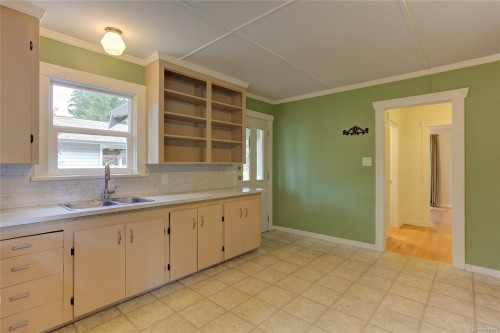 6810 Third St, Honeymoon Bay, BC 