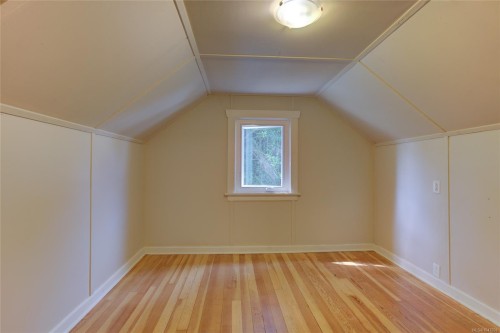 6810 Third St, Honeymoon Bay, BC 