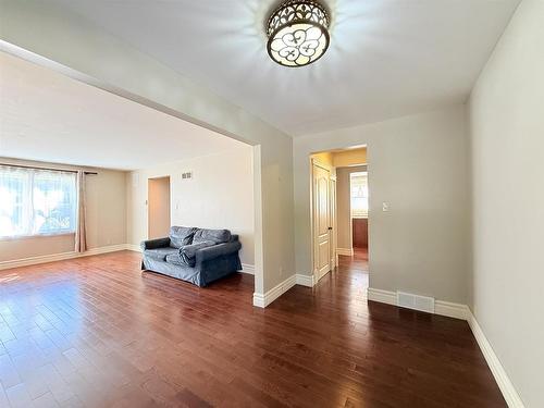 54 Summit Avenue, Thunder Bay, ON - Indoor
