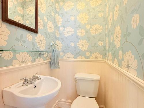 54 Summit Avenue, Thunder Bay, ON - Indoor Photo Showing Bathroom