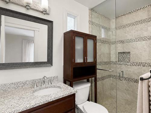 54 Summit Avenue, Thunder Bay, ON - Indoor Photo Showing Bathroom