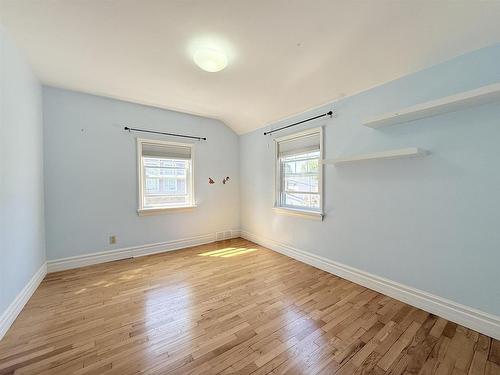 54 Summit Avenue, Thunder Bay, ON - Indoor Photo Showing Other Room