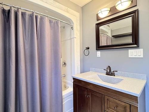 54 Summit Avenue, Thunder Bay, ON - Indoor Photo Showing Bathroom