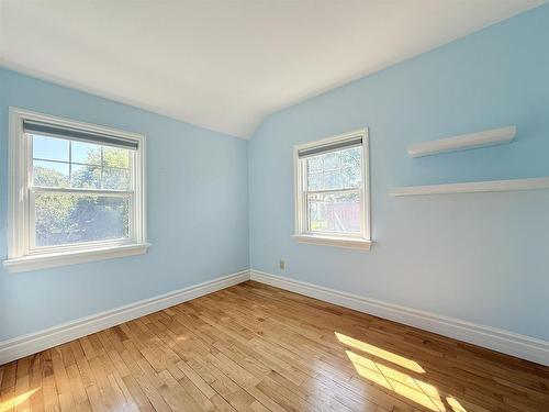 54 Summit Avenue, Thunder Bay, ON - Indoor Photo Showing Other Room