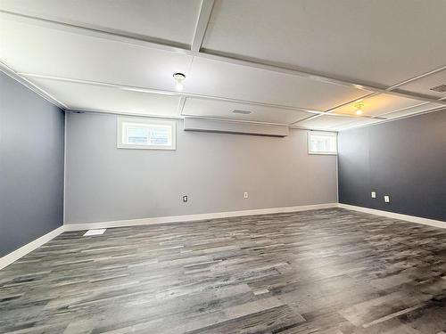 54 Summit Avenue, Thunder Bay, ON - Indoor Photo Showing Other Room