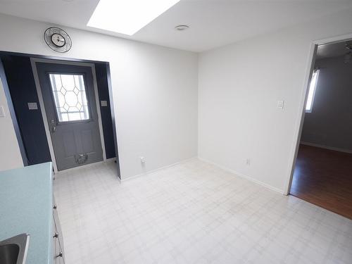 735 Ernestine Avenue, Thunder Bay, ON - Indoor Photo Showing Other Room