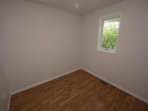 735 Ernestine Avenue, Thunder Bay, ON - Indoor Photo Showing Other Room