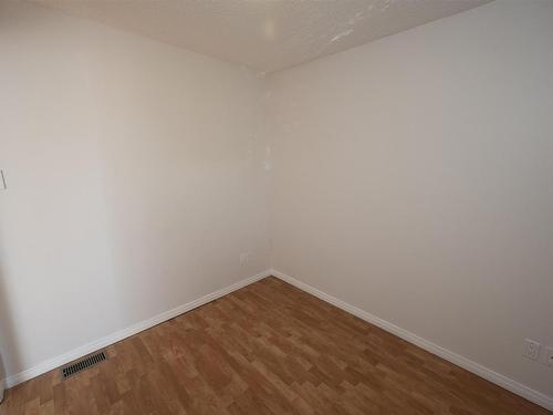 735 Ernestine Avenue, Thunder Bay, ON - Indoor Photo Showing Other Room