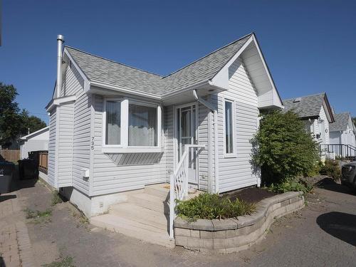 735 Ernestine Avenue, Thunder Bay, ON - Outdoor