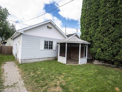735 Ernestine Avenue, Thunder Bay, ON - Outdoor