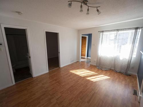 735 Ernestine Avenue, Thunder Bay, ON - Indoor Photo Showing Other Room