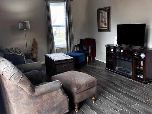 55 Maple Avenue, Bass River, NS - Indoor Photo Showing Living Room
