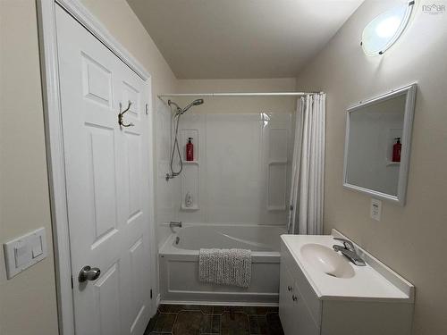 1698 Highway 247, L'Ardoise, NS - Indoor Photo Showing Bathroom