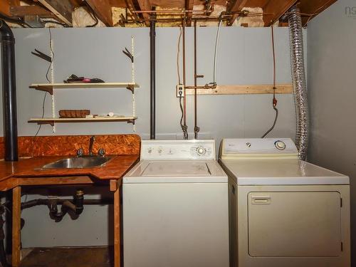27 Riverview Drive, Bridgewater, NS - Indoor Photo Showing Laundry Room