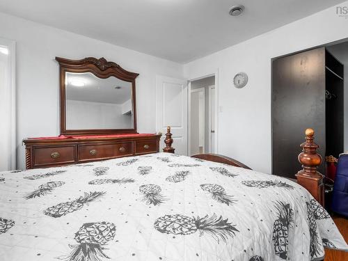 42 Spring Avenue, Dartmouth, NS - Indoor Photo Showing Bedroom