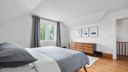 701 Broadway Street, Nakusp, BC - Indoor Photo Showing Bedroom