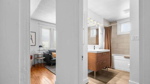 701 Broadway Street, Nakusp, BC - Indoor