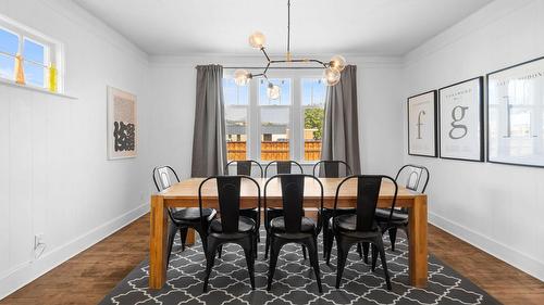 701 Broadway Street, Nakusp, BC - Indoor Photo Showing Dining Room