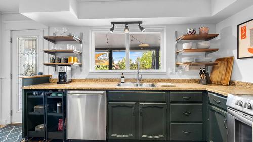 701 Broadway Street, Nakusp, BC - Indoor Photo Showing Kitchen With Double Sink