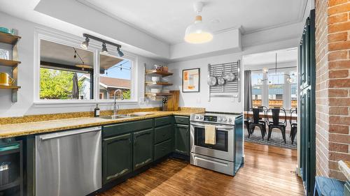 701 Broadway Street, Nakusp, BC - Indoor Photo Showing Kitchen With Double Sink