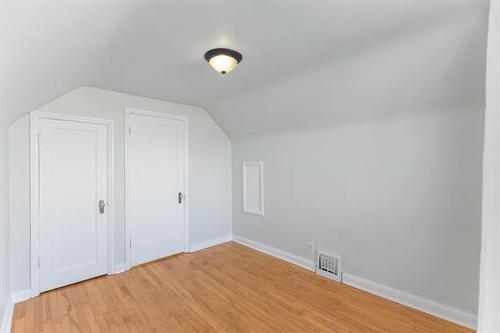 1174 Downing St, Winnipeg, MB - Indoor Photo Showing Other Room