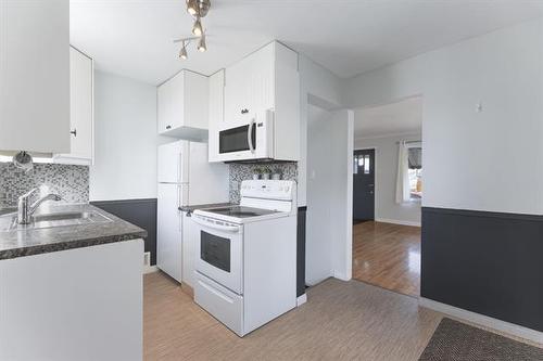 1174 Downing St, Winnipeg, MB - Indoor Photo Showing Kitchen