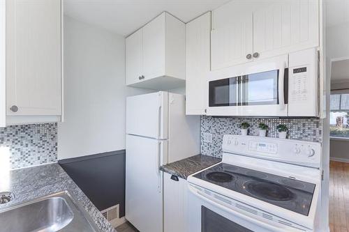1174 Downing St, Winnipeg, MB - Indoor Photo Showing Kitchen