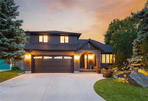 3 Attache Pl, Winnipeg, MB - Outdoor With Facade