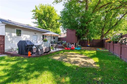 200 Toronto Ave, Selkirk, MB - Outdoor