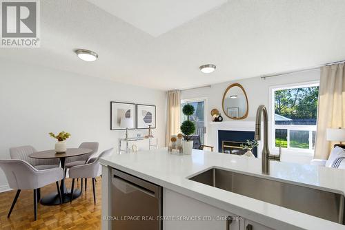5582 Kimmeridge Gate, Mississauga, ON 