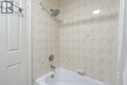 5582 Kimmeridge Gate, Mississauga, ON 