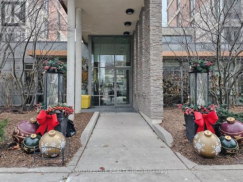 607 - 57 UPPER DUKE CRESCENT , Markham, Ontario L6G 0B9 2