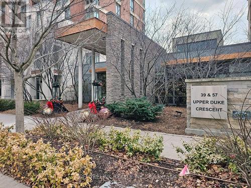 607 - 57 UPPER DUKE CRESCENT , Markham, Ontario L6G 0B9 3
