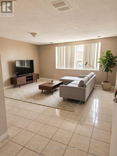 2 - 10088 YONGE STREET , Richmond Hill, Ontario L4C 1T8 3