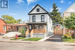 250 ROSSLYN AVENUE N  Hamilton, ON L8L 7R1